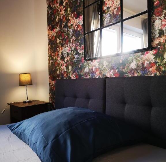 اتاق استاندارد, Mazurska 8a