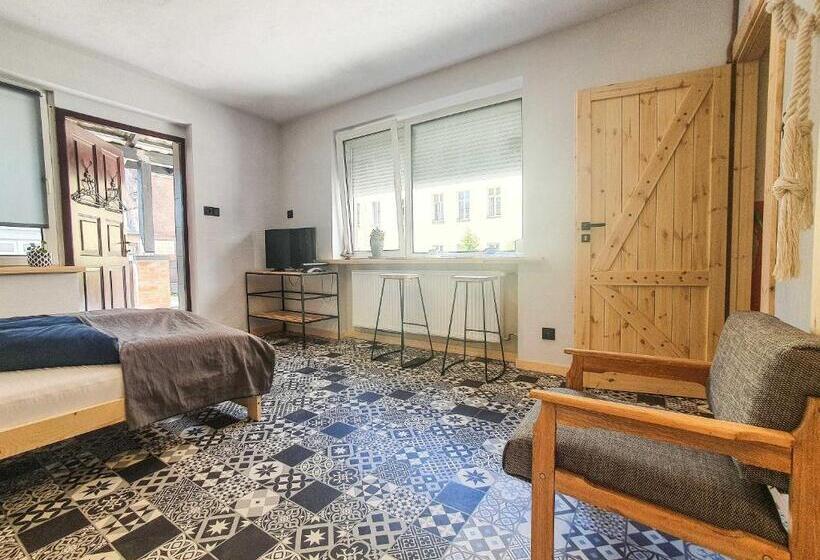 استودیوی استاندارد, Mazurska 8a