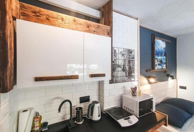 استودیوی استاندارد, Mazurska 8a