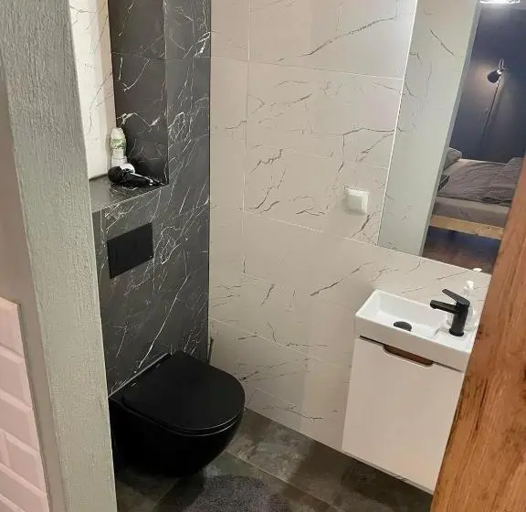 Deluxe-studio, Mazurska 8a