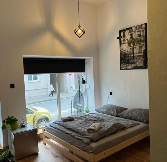 استودیوی لوکس, Mazurska 8a