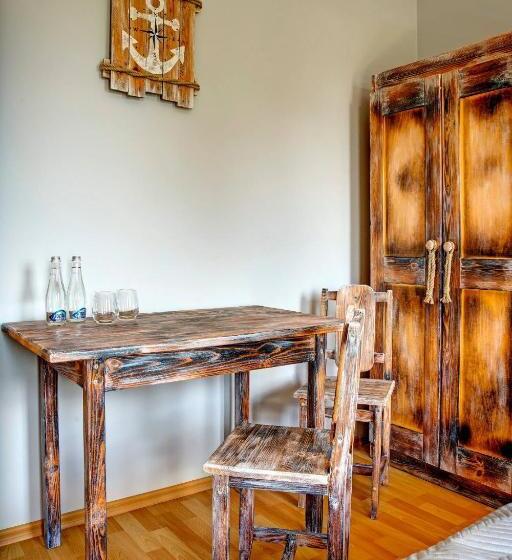 一居室别墅, Noclegi Reda