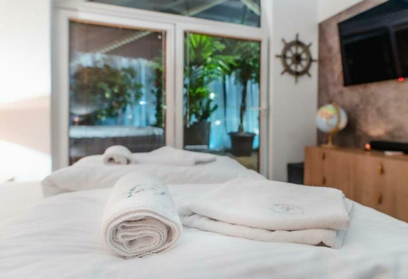 דירה בת חדר שינה 1 עם מרפסת, Apartamenty Kapitańskie   Pływające