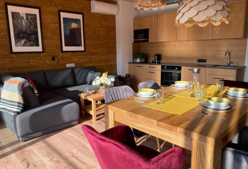 Апартаменты 1 Спальня, Apartamenty U Harrego Boutique Spa Z Klimatyzacja, Balkon, Sauna, Tężnia Parking