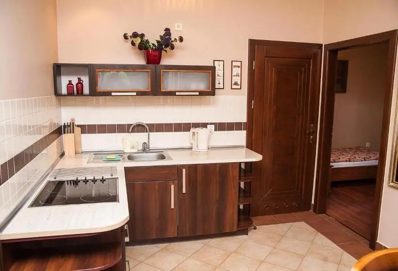Perhesviitti, Apartamenty Dom Na Wzgórzu Gardenia