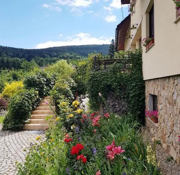 Perhesviitti, Apartamenty Dom Na Wzgórzu Gardenia