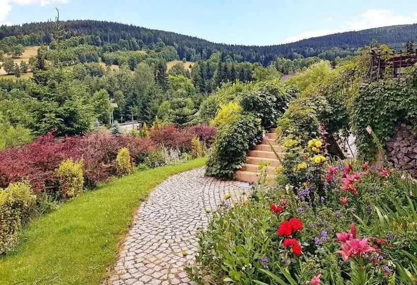 Perhesviitti, Apartamenty Dom Na Wzgórzu Gardenia