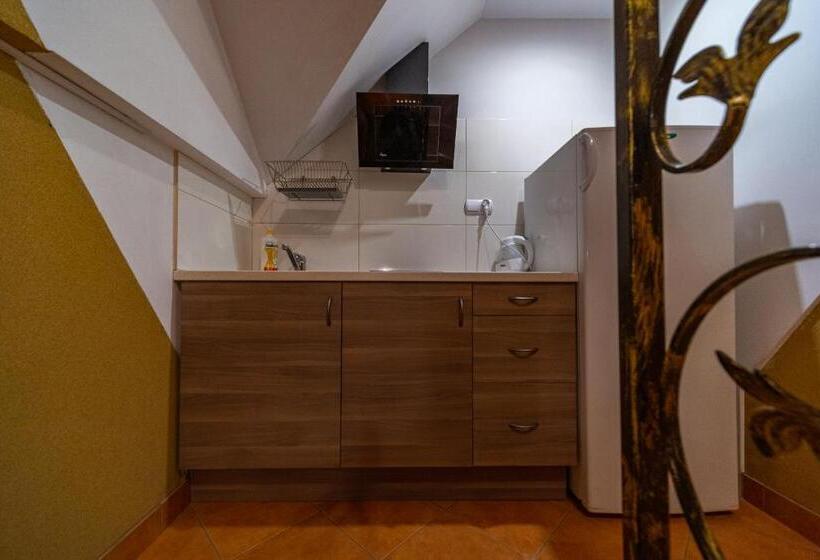 غرفة قياسية ثلاثية, Apartamenty I Pokoje W Willi Na Ubocy