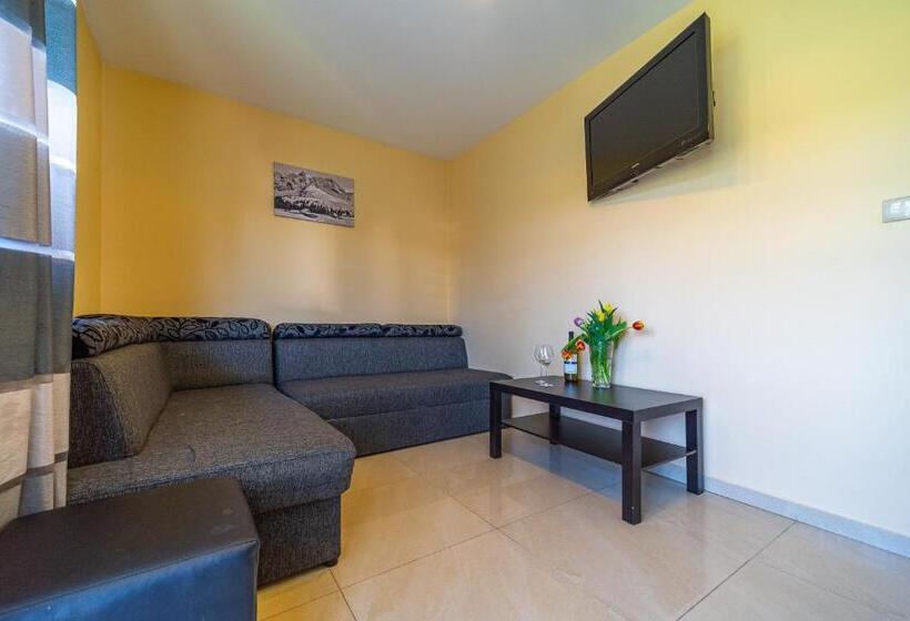 جناح ديلوكس, Apartamenty I Pokoje W Willi Na Ubocy