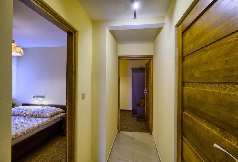 جناح ديلوكس, Apartamenty I Pokoje W Willi Na Ubocy