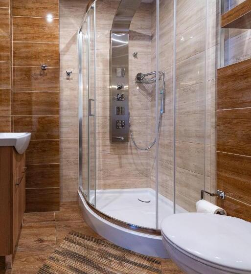 غرفة ديلوكس رباعية, Apartamenty I Pokoje W Willi Na Ubocy