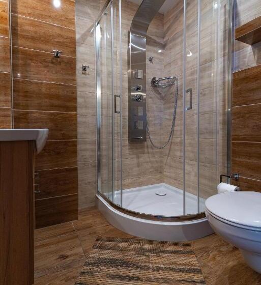 غرفة ديلوكس رباعية, Apartamenty I Pokoje W Willi Na Ubocy