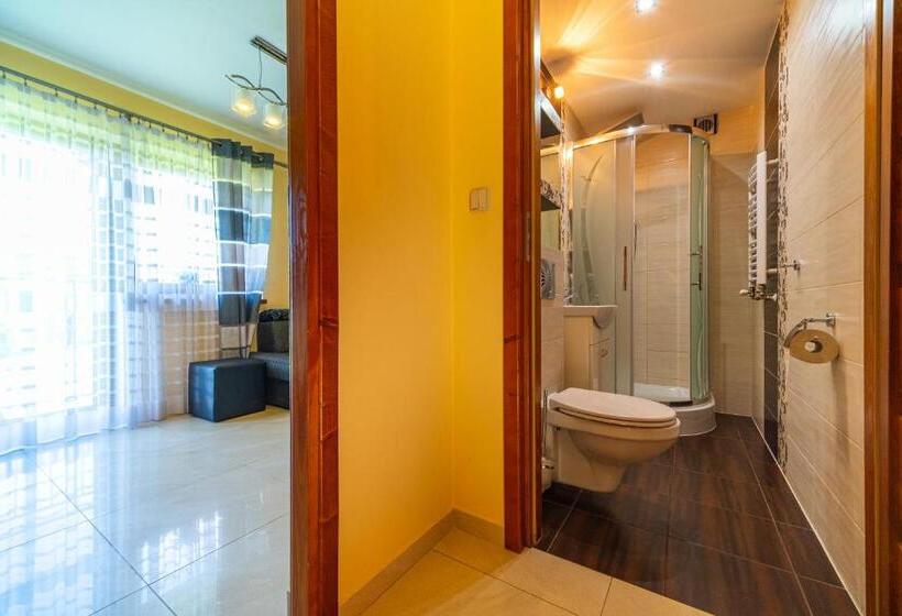 جناح ديلوكس, Apartamenty I Pokoje W Willi Na Ubocy