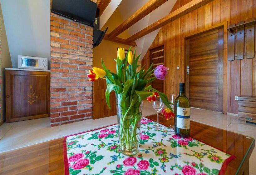 جناح كلاسيكي, Apartamenty I Pokoje W Willi Na Ubocy