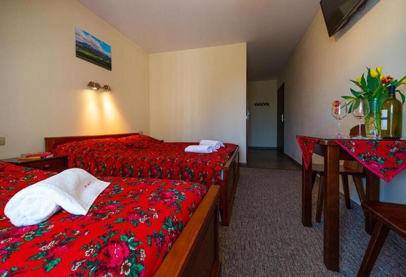 غرفة ديلوكس ثلاثية, Apartamenty I Pokoje W Willi Na Ubocy