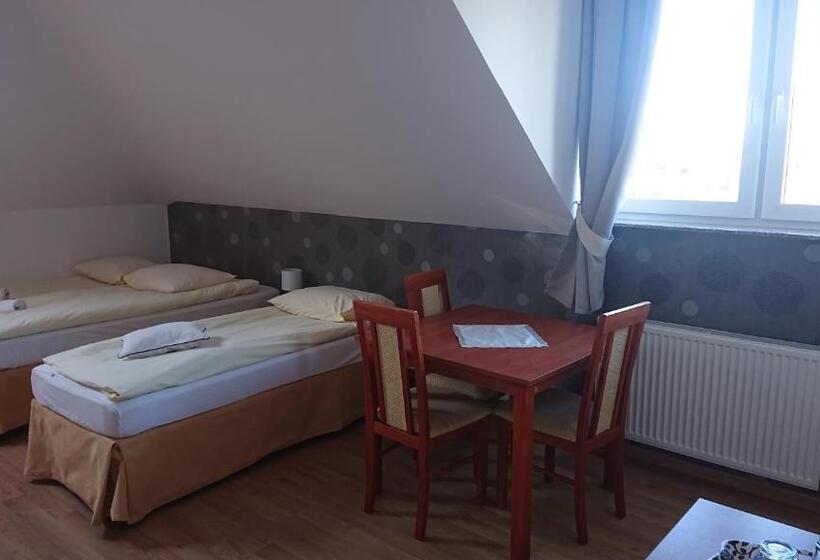 Четырехместный Номер Стандарт, Letnia Willa Jacuzzi & Sauna