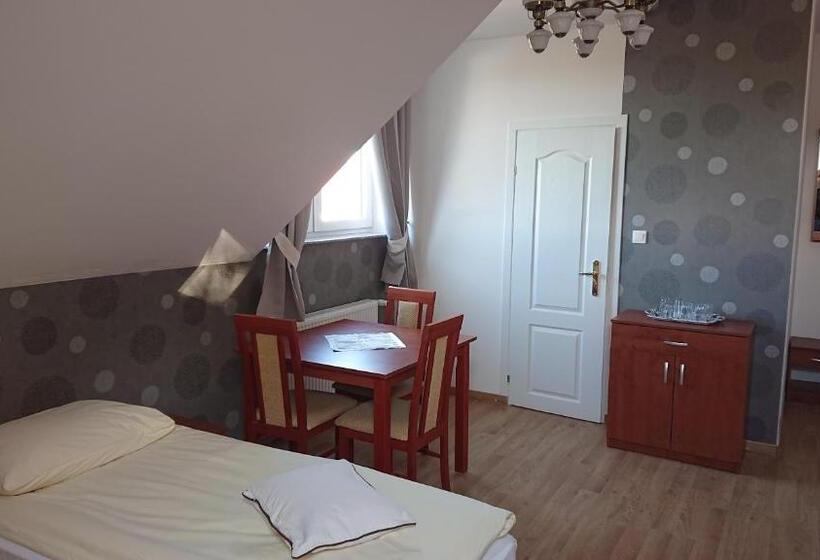 Четырехместный Номер Стандарт, Letnia Willa Jacuzzi & Sauna