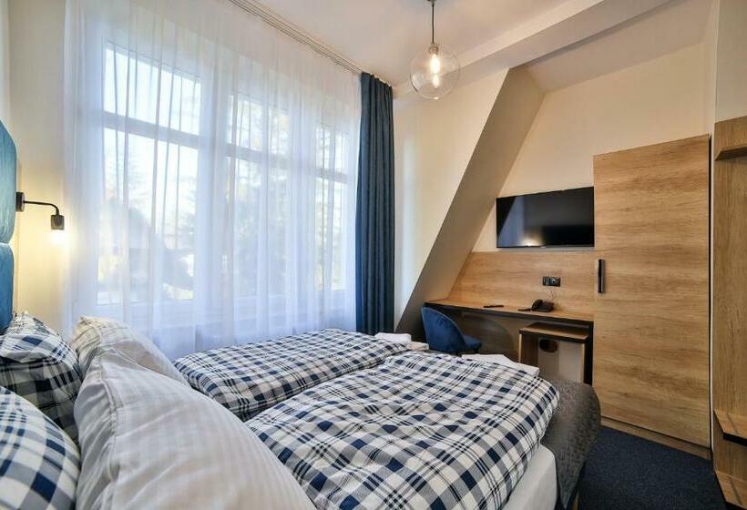 اتاق عادی, Narciarski Dworek