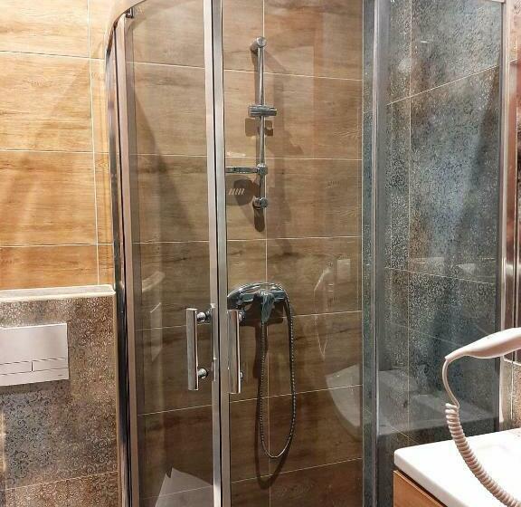 اتاق عادی, Narciarski Dworek