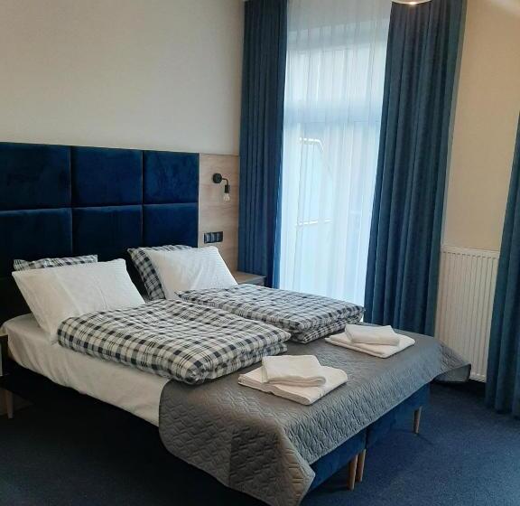 اتاق لوکس با بالکن, Narciarski Dworek