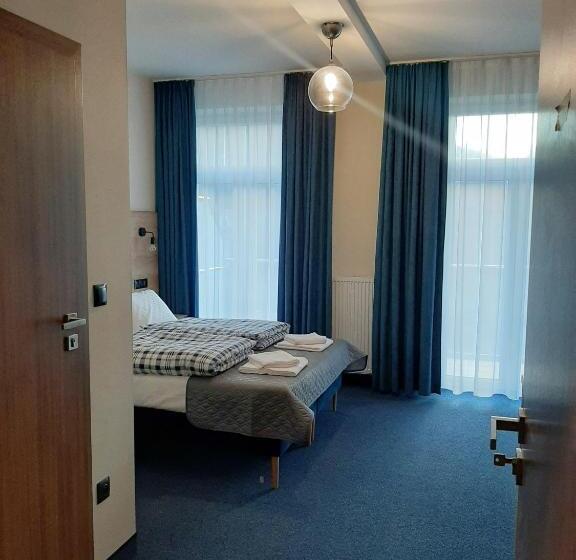 اتاق لوکس با بالکن, Narciarski Dworek