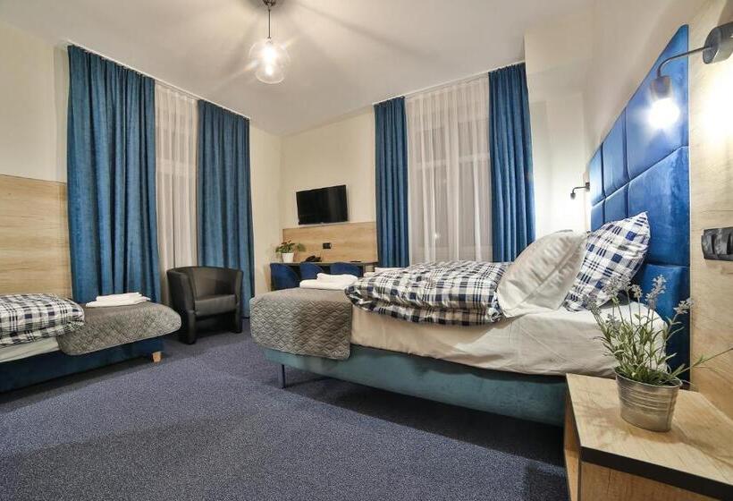 Quarto Triplo Estandar, Narciarski Dworek