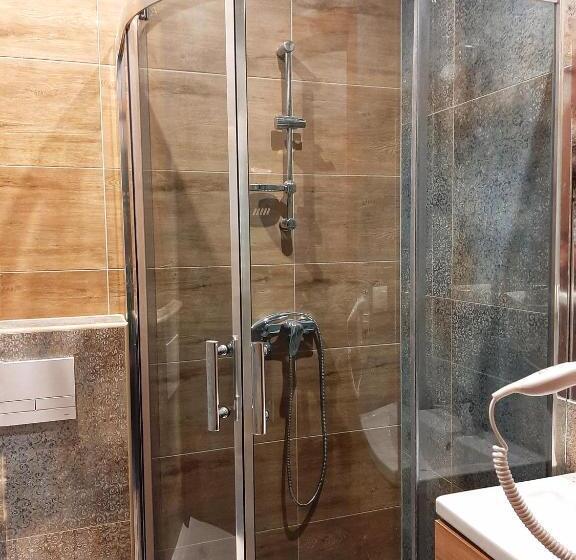 اتاق استاندارد سه نفره, Narciarski Dworek