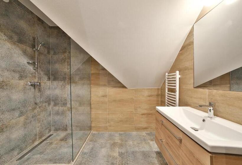 اتاق استاندارد, Narciarski Dworek