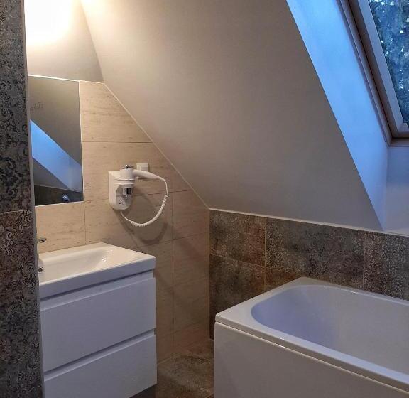 اتاق لوکس, Narciarski Dworek