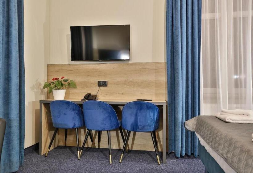 اتاق لوکس با بالکن, Narciarski Dworek