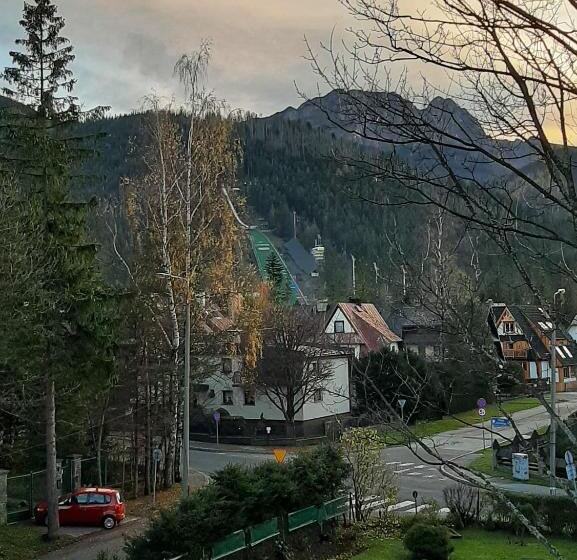 اتاق استاندارد سه نفره, Narciarski Dworek