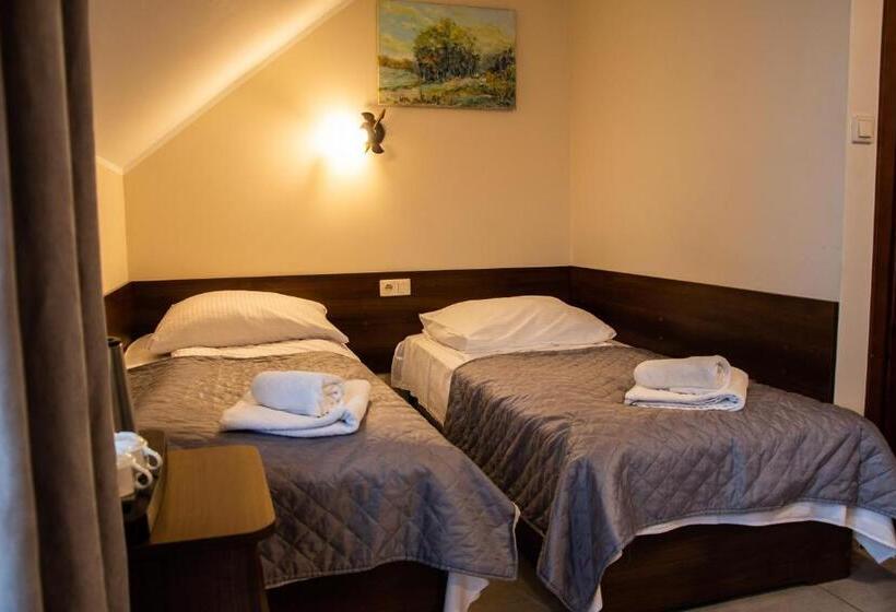 Номер Стандарт Трехместный, Urychertow