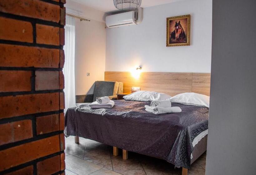 Четырехместный Номер Стандарт, Urychertow