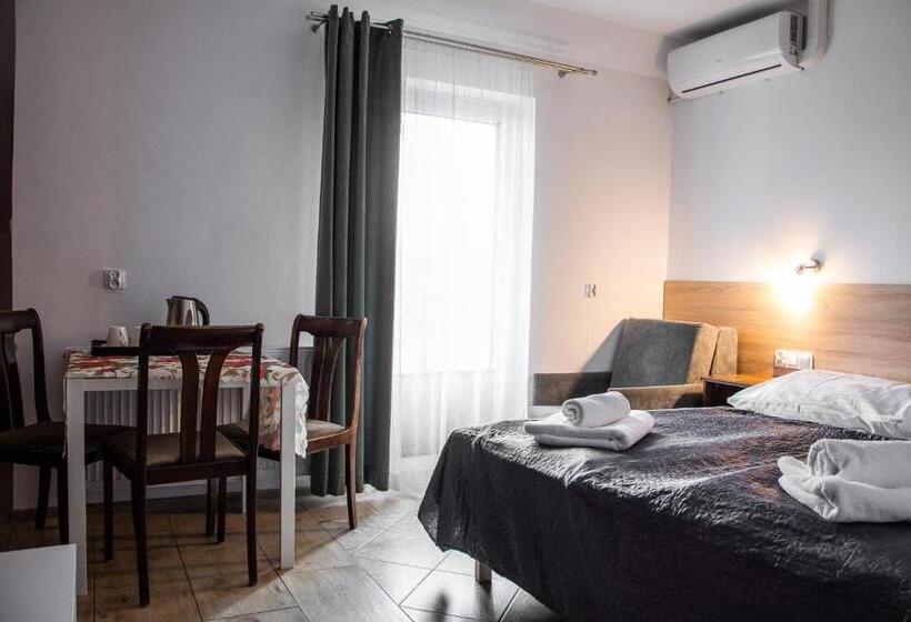 Четырехместный Номер Стандарт, Urychertow