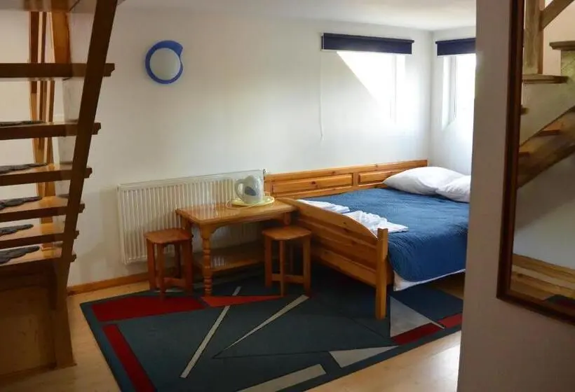 Duplex-sviitti, Vita Augustów