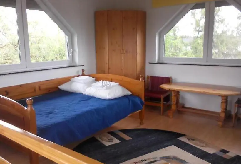 Duplex-sviitti, Vita Augustów