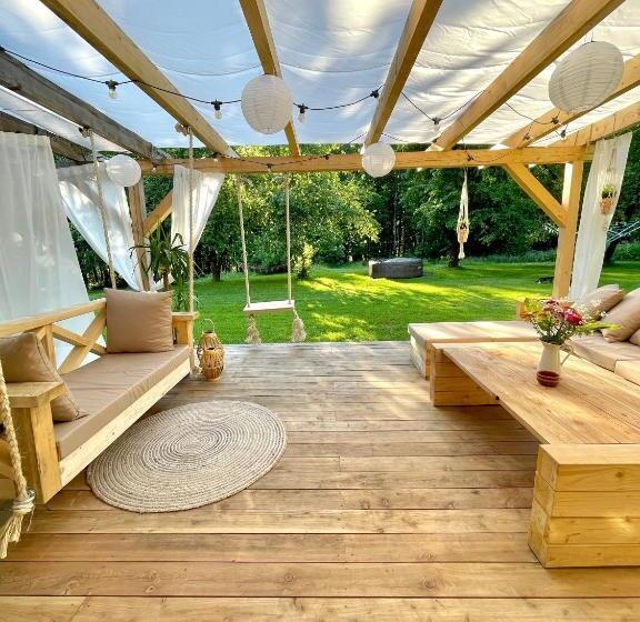 침실 2개 아파트, Gajówka