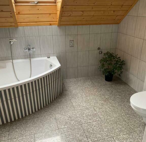 חדר סטנדרט לארבעה, Nad Jeziorem