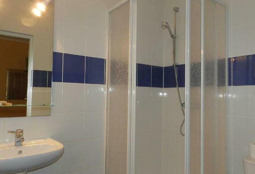 Standard Kolmen Hengen Huone, Pieniny