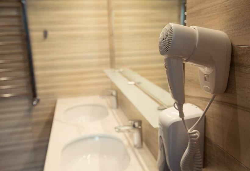 جناح مزوَّد بشرفة, Rubin