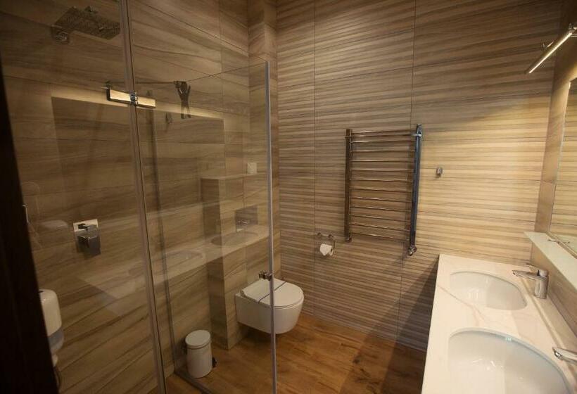 جناح مزوَّد بشرفة, Rubin