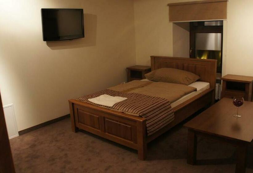 غرفة قياسية فردية, Stary Młyn