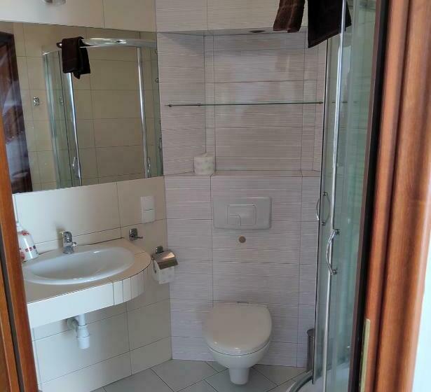 اتاق استاندارد چهارنفره با بالکن, Willa Latarnik   Doskonała Lokalizacja, Blisko Atrakcji, 20min Do Plaży