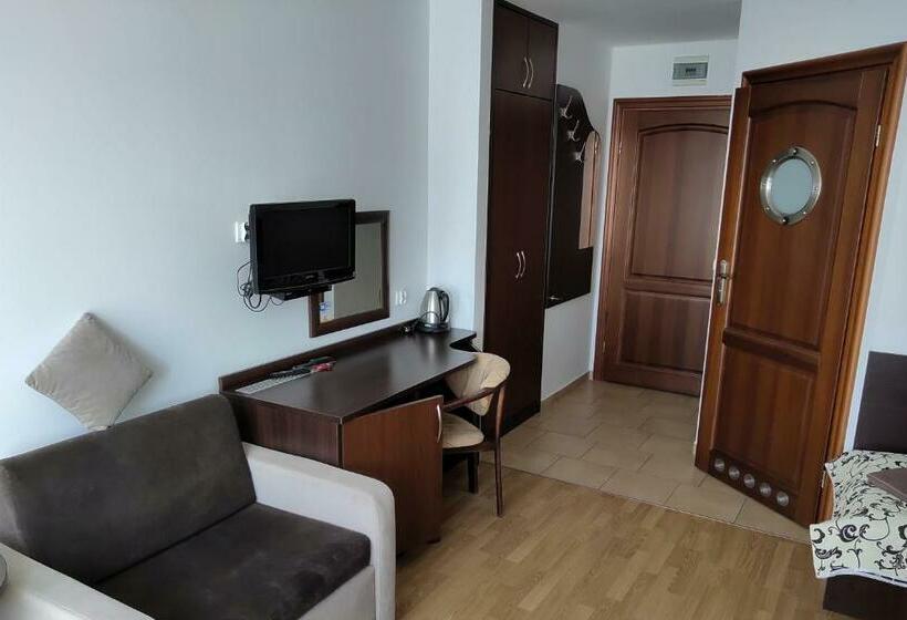 اتاق استاندارد سه تخته با بالکن, Willa Latarnik   Doskonała Lokalizacja, Blisko Atrakcji, 20min Do Plaży