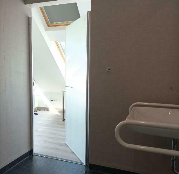 Mozgáskorlátozott Standard Egyágyas Szoba, Lofty Kampus Garnizon