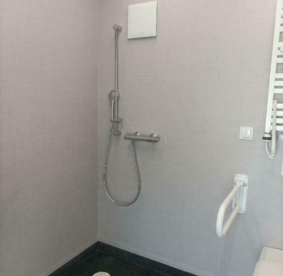 Mozgáskorlátozott Standard Egyágyas Szoba, Lofty Kampus Garnizon