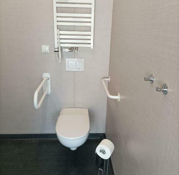 Mozgáskorlátozott Standard Egyágyas Szoba, Lofty Kampus Garnizon