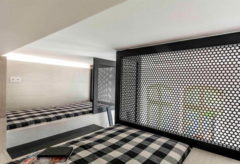 Standard Szoba, Lofty Kampus Garnizon