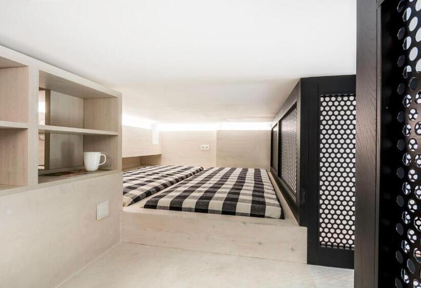 Standard Szoba, Lofty Kampus Garnizon