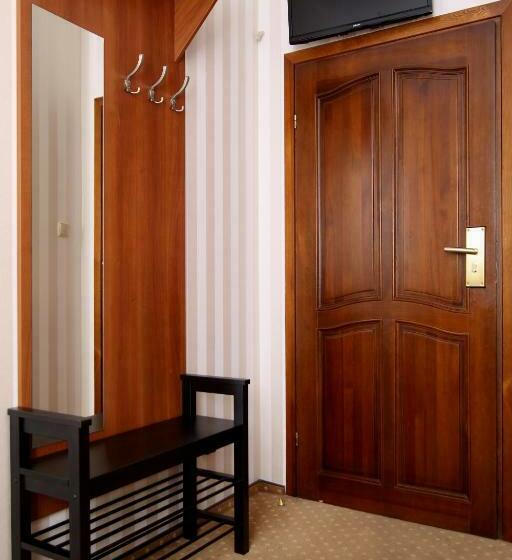 חדר סטנדרט, Amadeus